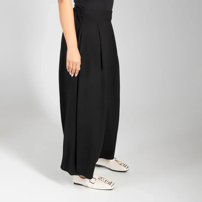 Black-Wide Trouser2.webp