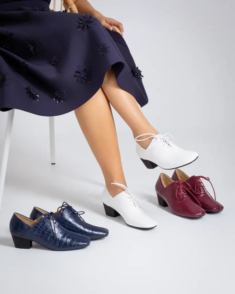 LACE HEEL1.webp