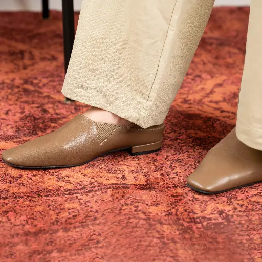FLAT LOAFER